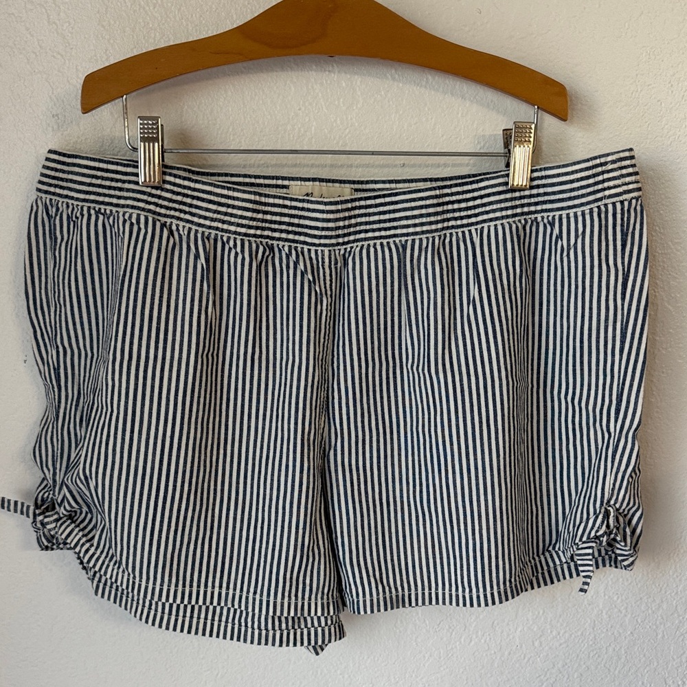 Madewell‎ Pinstripe Shorts